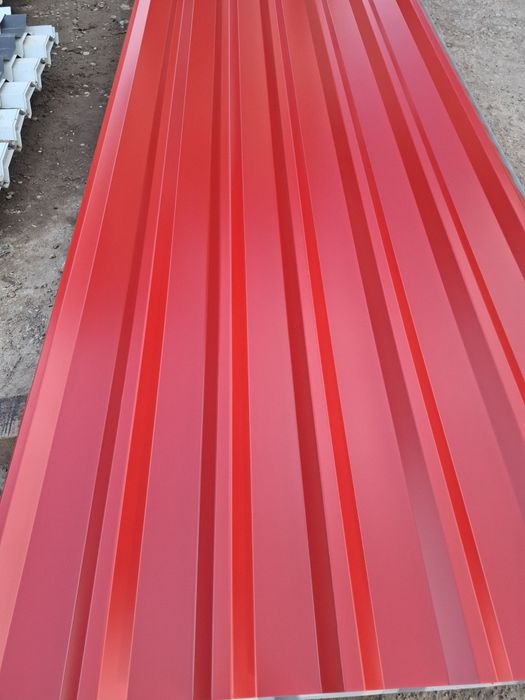 Vând tablă cutată h35 la 6 metri lungime 
Diferite culori [roșu; negru ;alb]