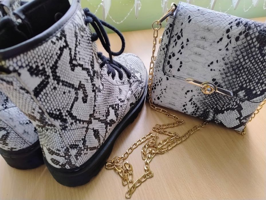 Комплект чанта и обувки 39 в змийски принт