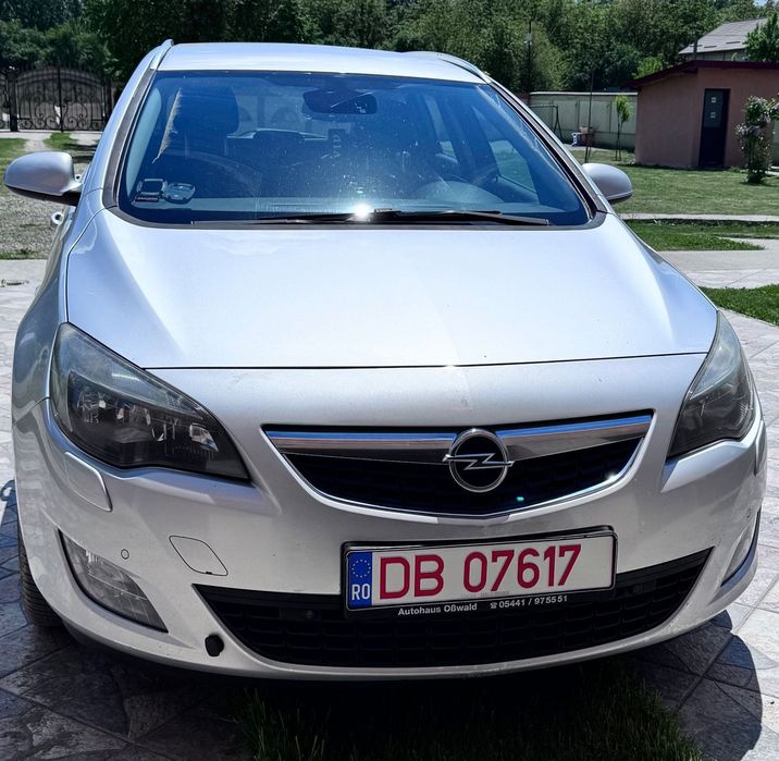 Opel Astra Opel Astra 2011