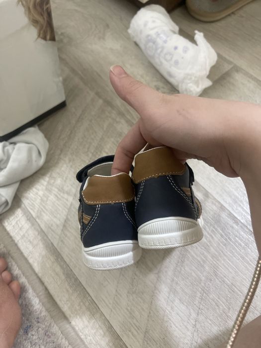 Детский сандалии