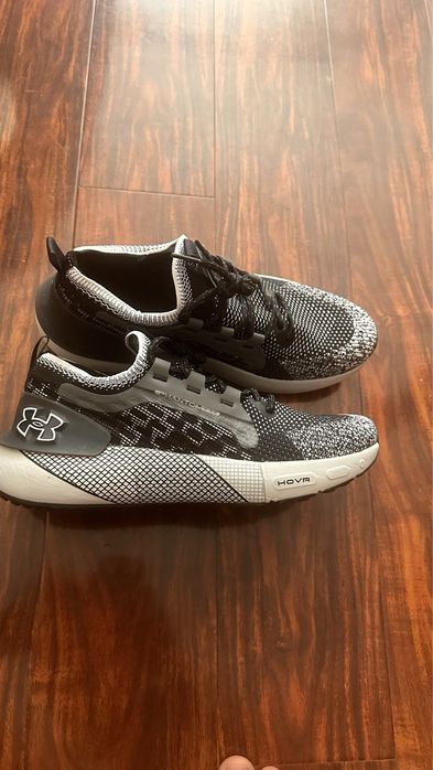 Кроссовки UNDER ARMOUR новый