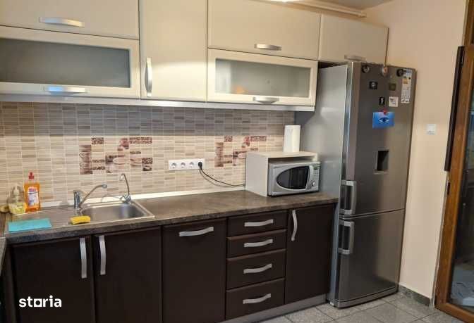 Apartament 3 camere,2 balcoane, etaj intermediar, zona Piata Cipariu,