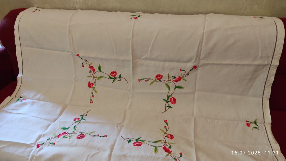 Скатерти  льняные