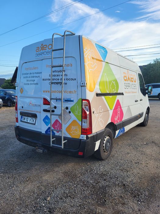 Vând Renault Master 2.3 DCI
