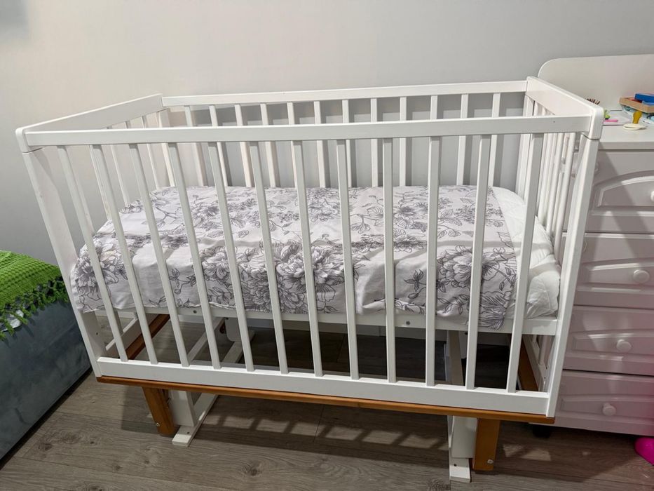 Кроватка с матрасом