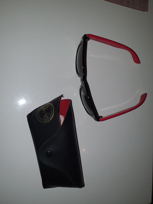 Ochelari de soare case