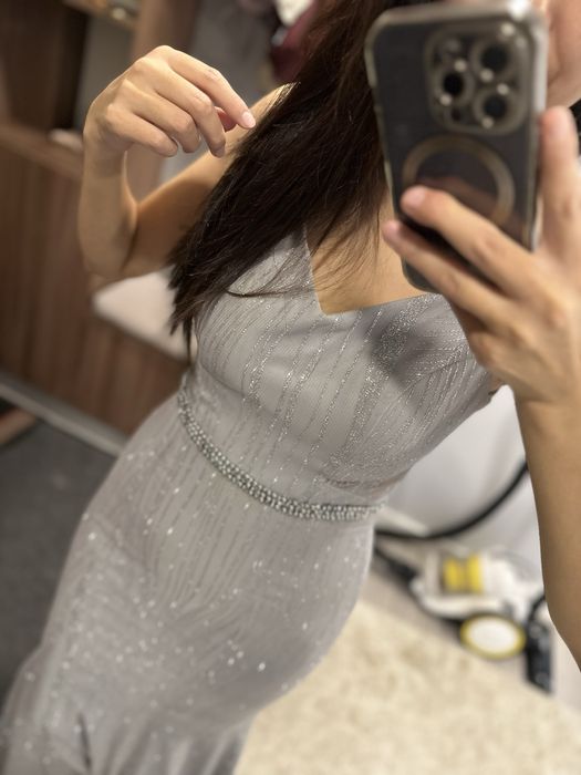 Продам вечерние платья