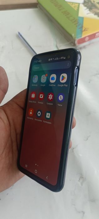 Samsung s 10e продается.