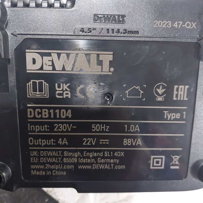 Dewalt DCB115 и DCB1104 бързо зарядно устройство Девалт НОВО