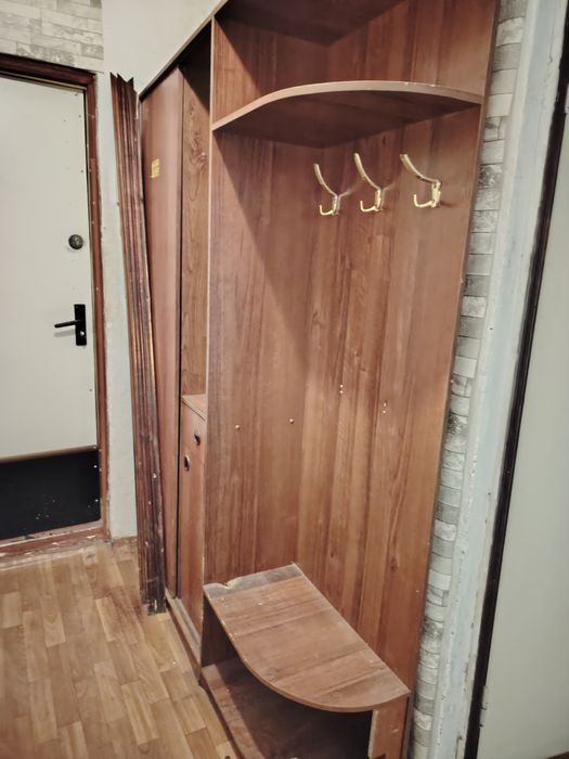 Стол, прихожая, диван,  тумбочка