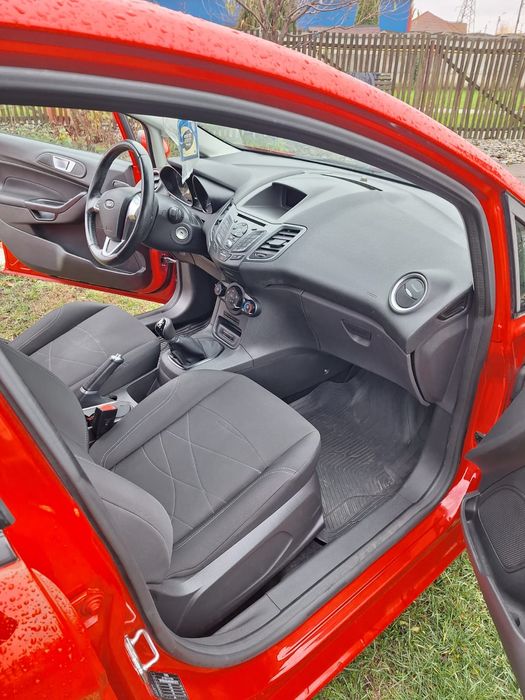 Vând Ford Fiesta 2017 Benzină