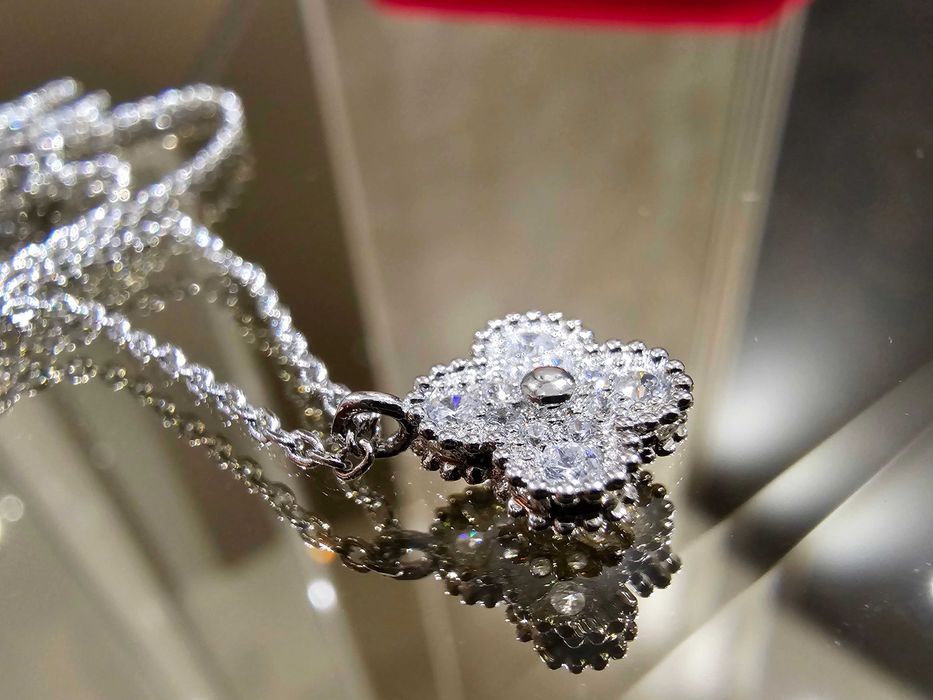 Van Cleef & Arpels VCA Silver Diamond Sweet Alhambra Дамско Колие