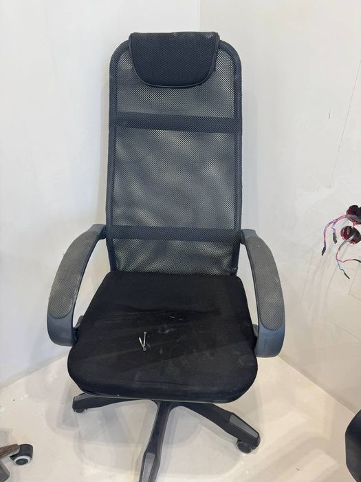 Ofis uchun kreslo sotiladi