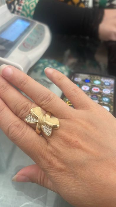 Янги такилмаган тиллолар сотилади грами 850000 дан бераман