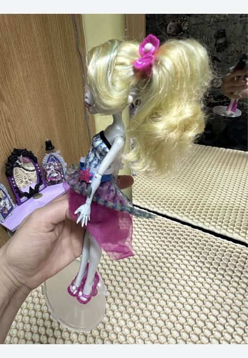 Продам куклу монстр  хай !