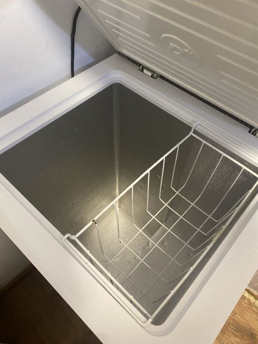 морозильник в хорошем сост