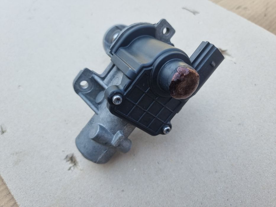 Supapa EGR 038131501AD OE Audi A4 B7 BPW BRB BKE Skoda Passat B6 BGW BHE  Pierburg 7.00365.06.0
Coduri echivalente: 038 131 501 AD