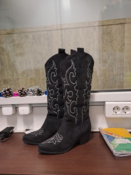 Чисто нови ботуши