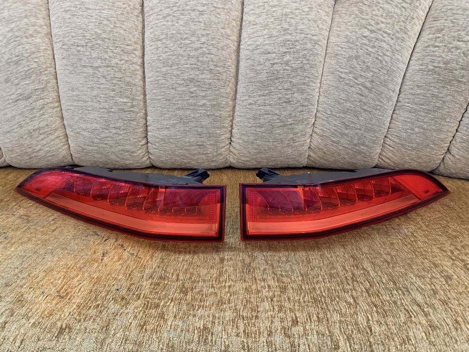 Stop / Stopuri Jaguar F Pace : HK83-13405-AF / HK83-13404-AF