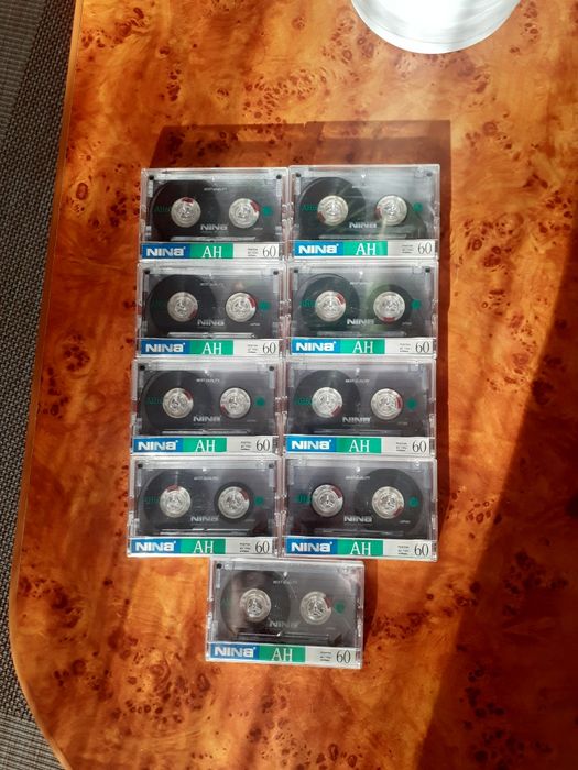 Lot 9 bucati casete audio Nina AH 60 rock