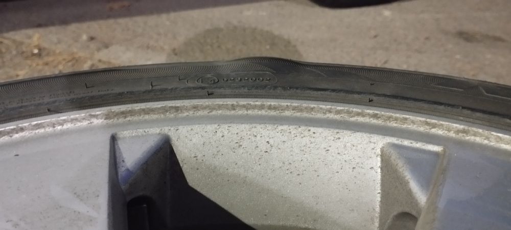 Комплект шины с диском