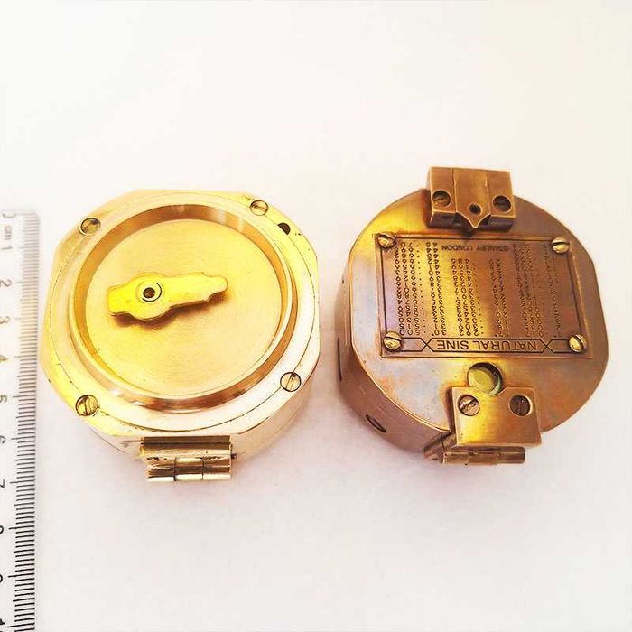 Компас от масивен бронз