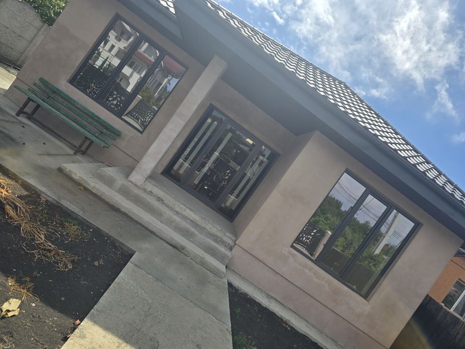 Vand casa noua Str Decebal nr 7