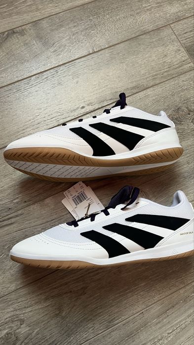 Кросы для футзала Adidas