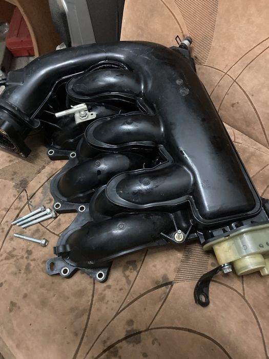 Впускной коллектор