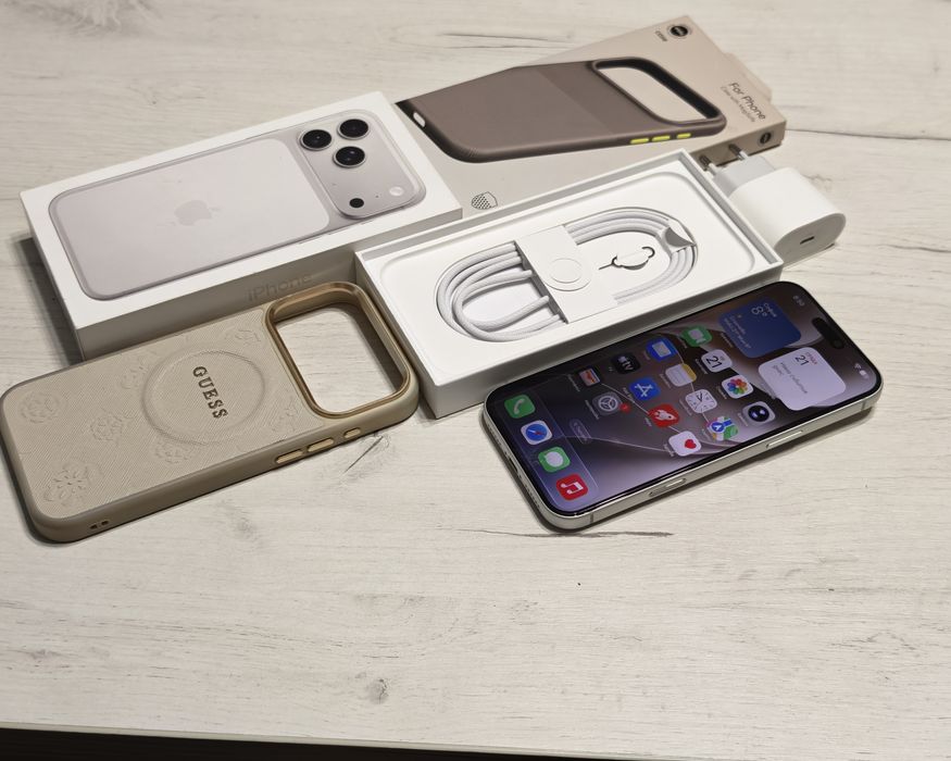 Като нов iPhone 17 Pro Max 256 GB Гаранция Технополис