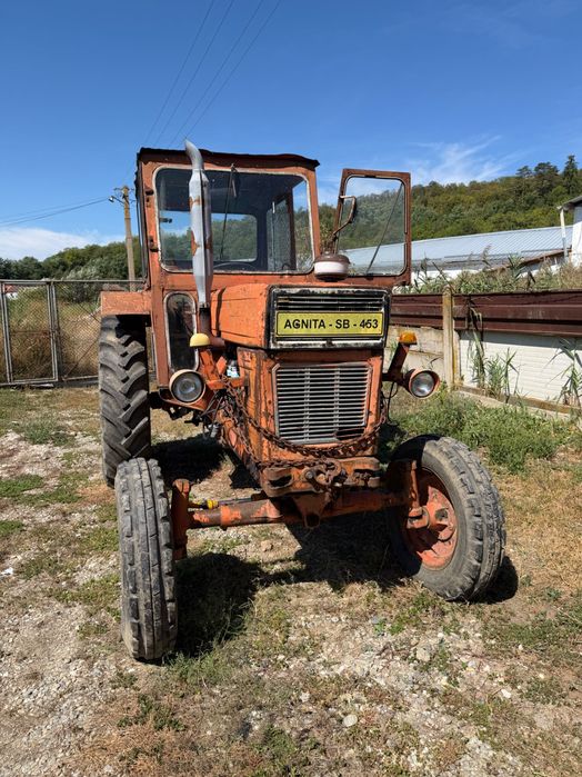 Tractor U650 în stare perfectă de funcționare.