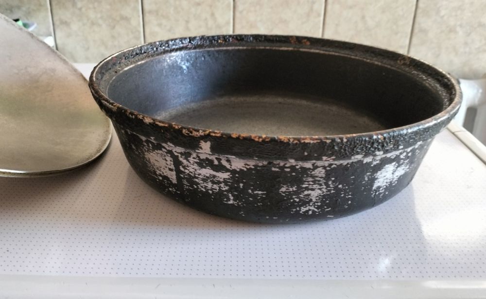 Продам сковороду чугунную