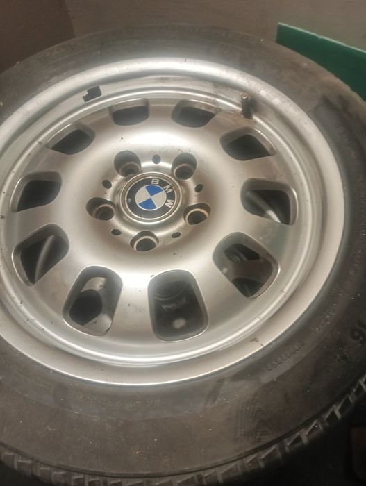 Зимни гуми с ригинални алуминиеви джанти-16' за BMWза