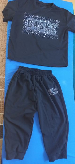 Продам костюм женский