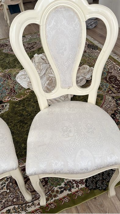 Продам стол, стулья