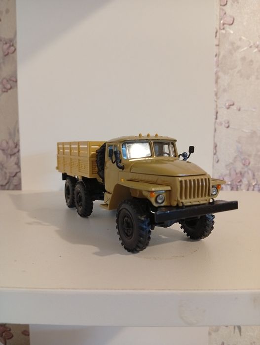 Модель Урал в масштабе 1/43.