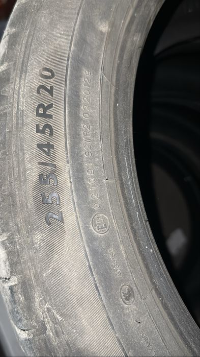 Шины Dunlop 255 45 R20