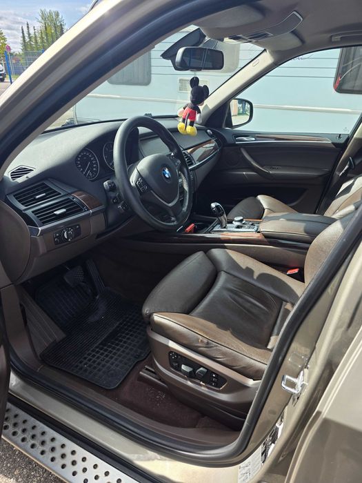 Bmw x5.Motor defect 3100€