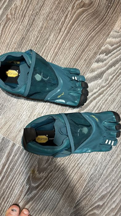 Кроссовки five fingers vibram