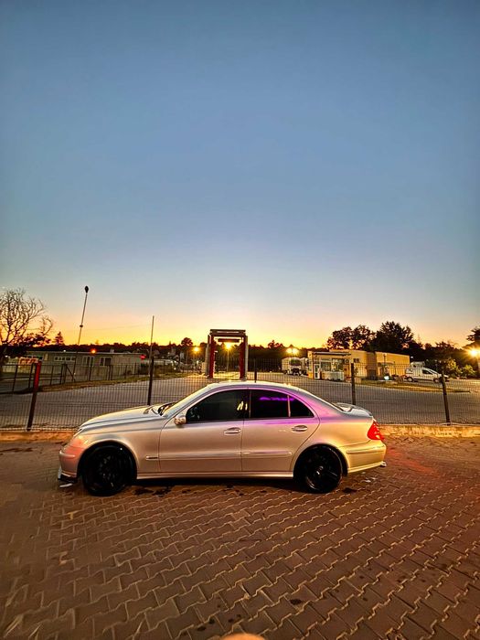 Мерцедес w211 270cdi 2002