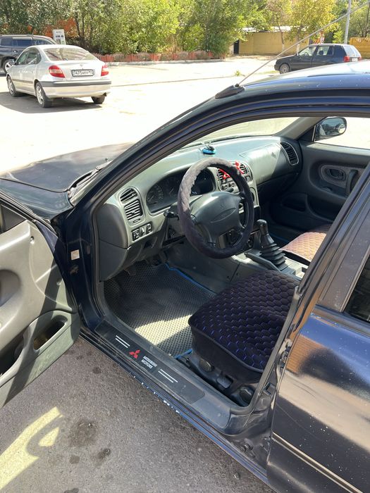 Mitsubishi Galant
