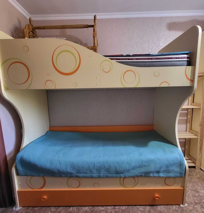 Продам деский гарнитур