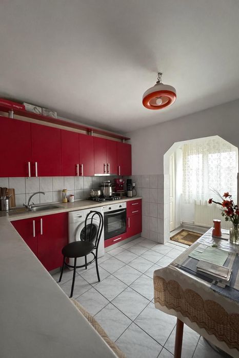 Inchiriez Ap 2 cam Decomandat