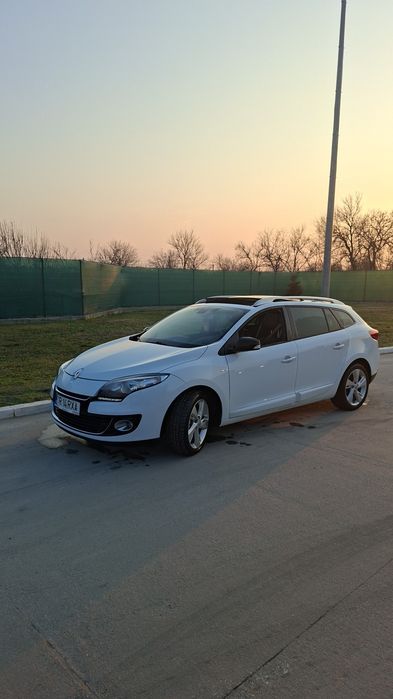 Vând renault megane 3
