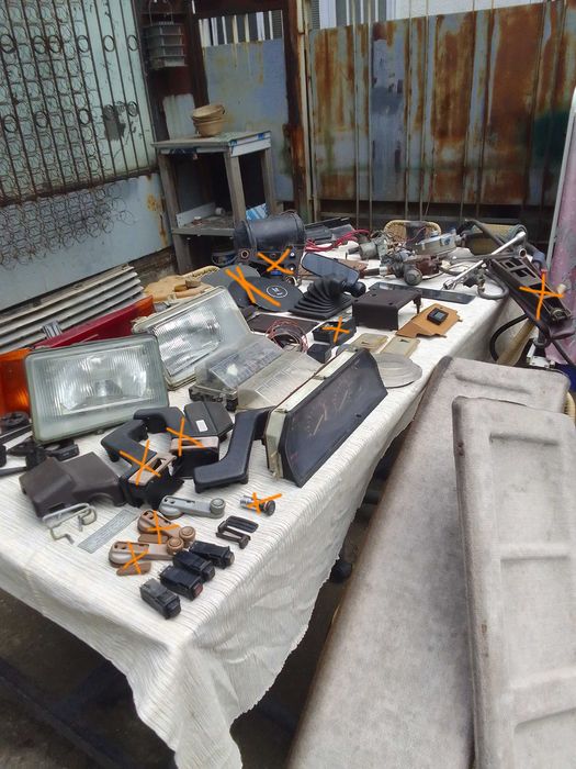 Части от Москвич Алеко