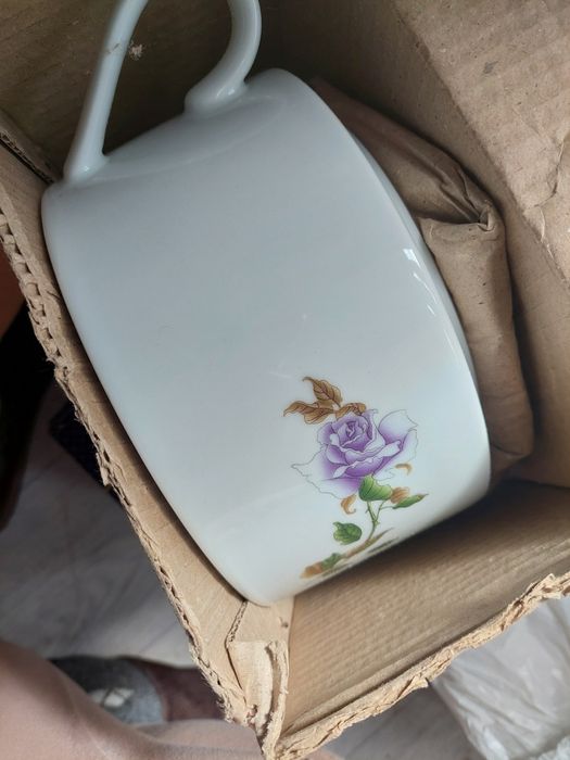 Чашки чайные с боюдцами