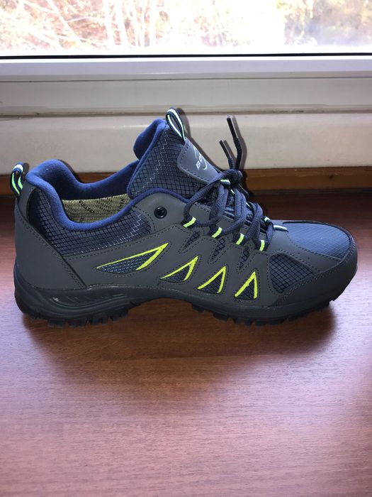 Кроссовки новые BONA.