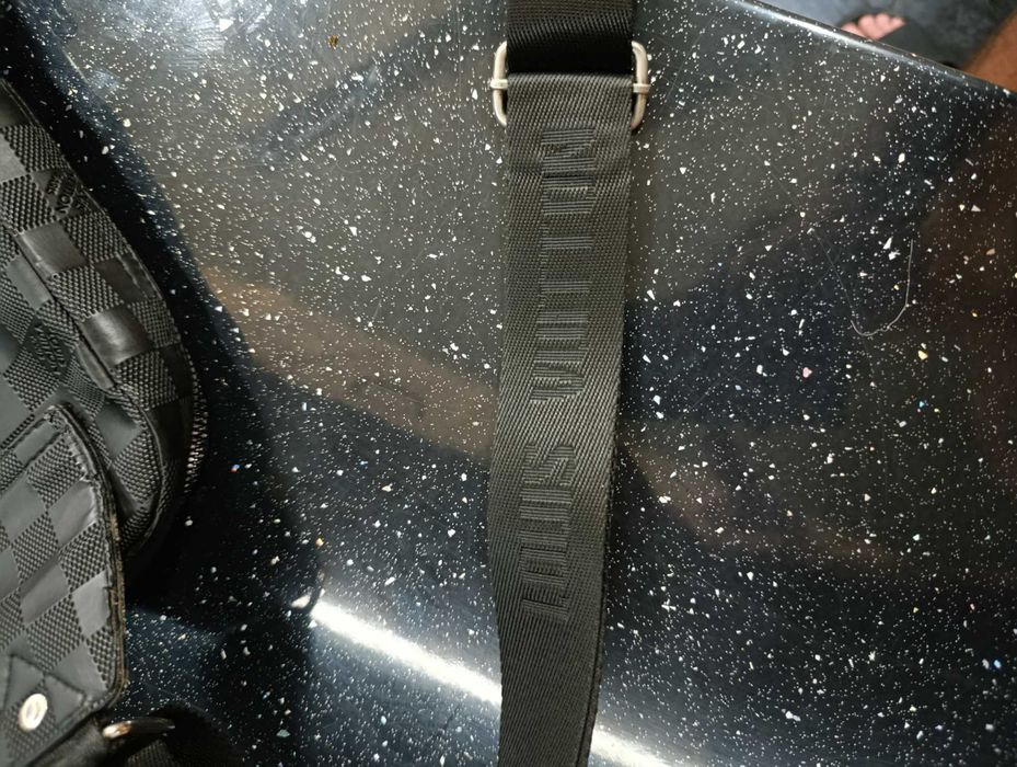 Чантичка на Louis Vuitton