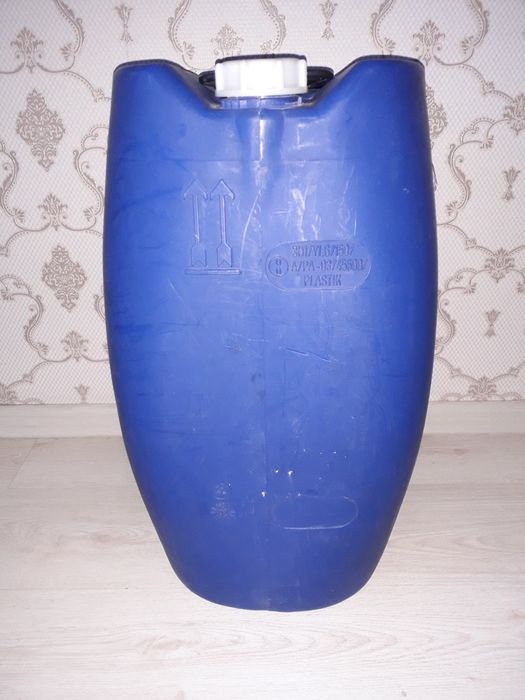 Большая канистра б/у
