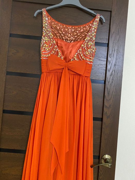 Вечернее платье